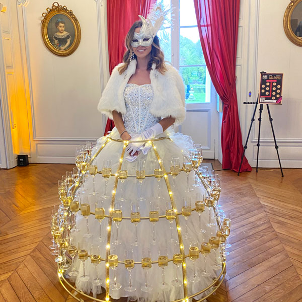 Lady Champagne Paris