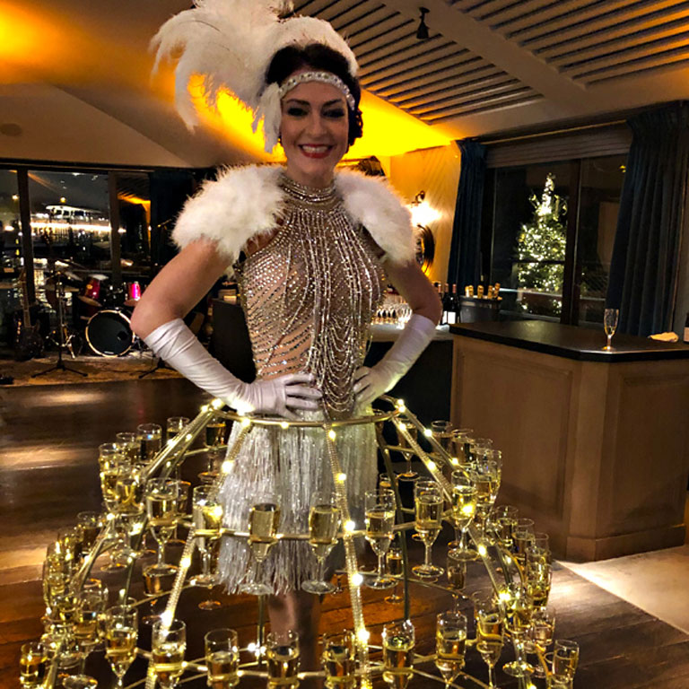 Lady Champagne Gatsby Paris