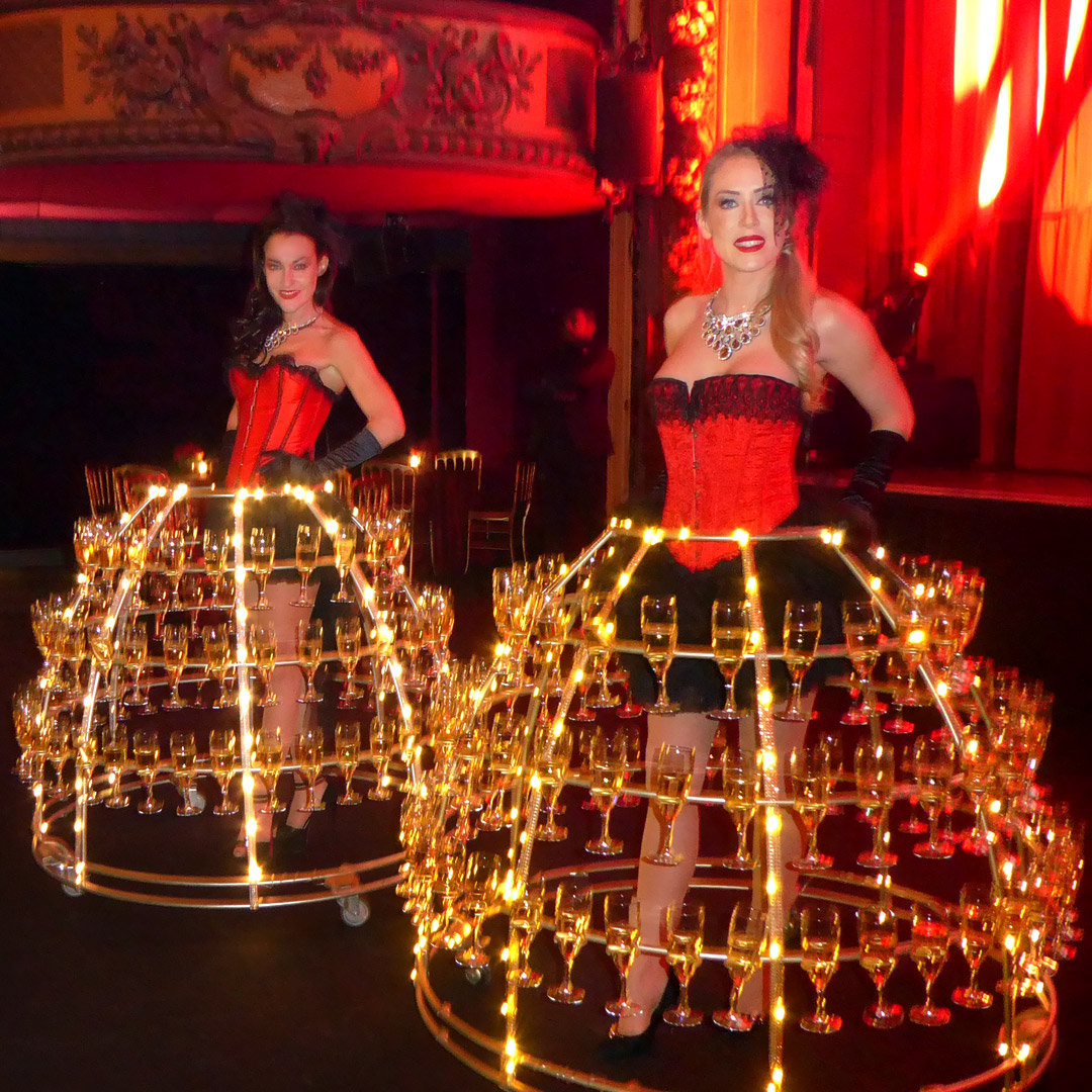 Robe à champagne Cabaret, pour CACEIS, à l’Elysée Montmartre