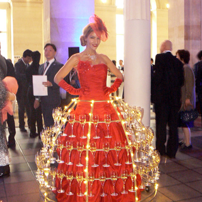 Robe hôtesses champagne au PALAIS BRONGNIARD