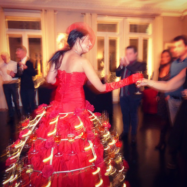 Robe à champagne rouge pour EMIRATES