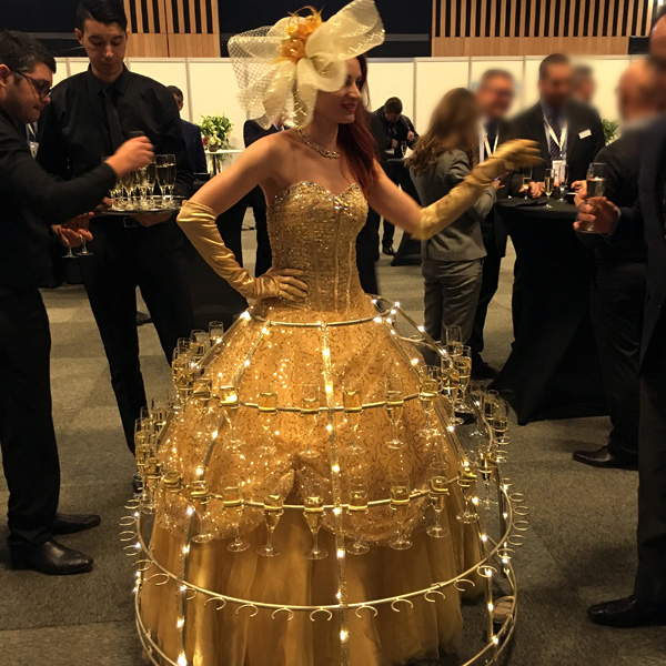 Femme champagne Salon Paris Porte de Versailles