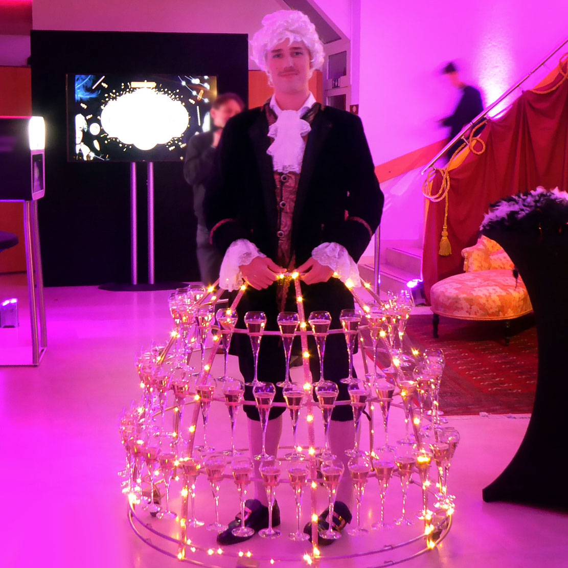 
Robe à champagne, avec un Homme Marquis