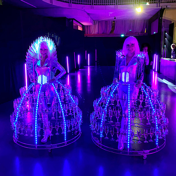 Robes à champagne Futuriste pour OPA Group