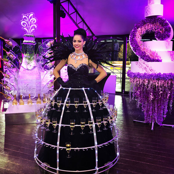 Robe à champagne à un incroyable mariage gitan