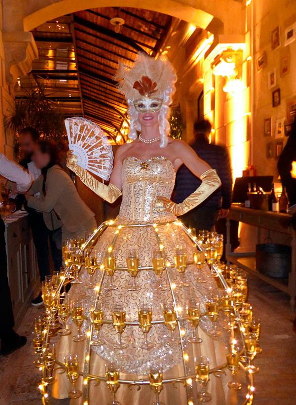 Présentation élégante de la marquise à Champagne