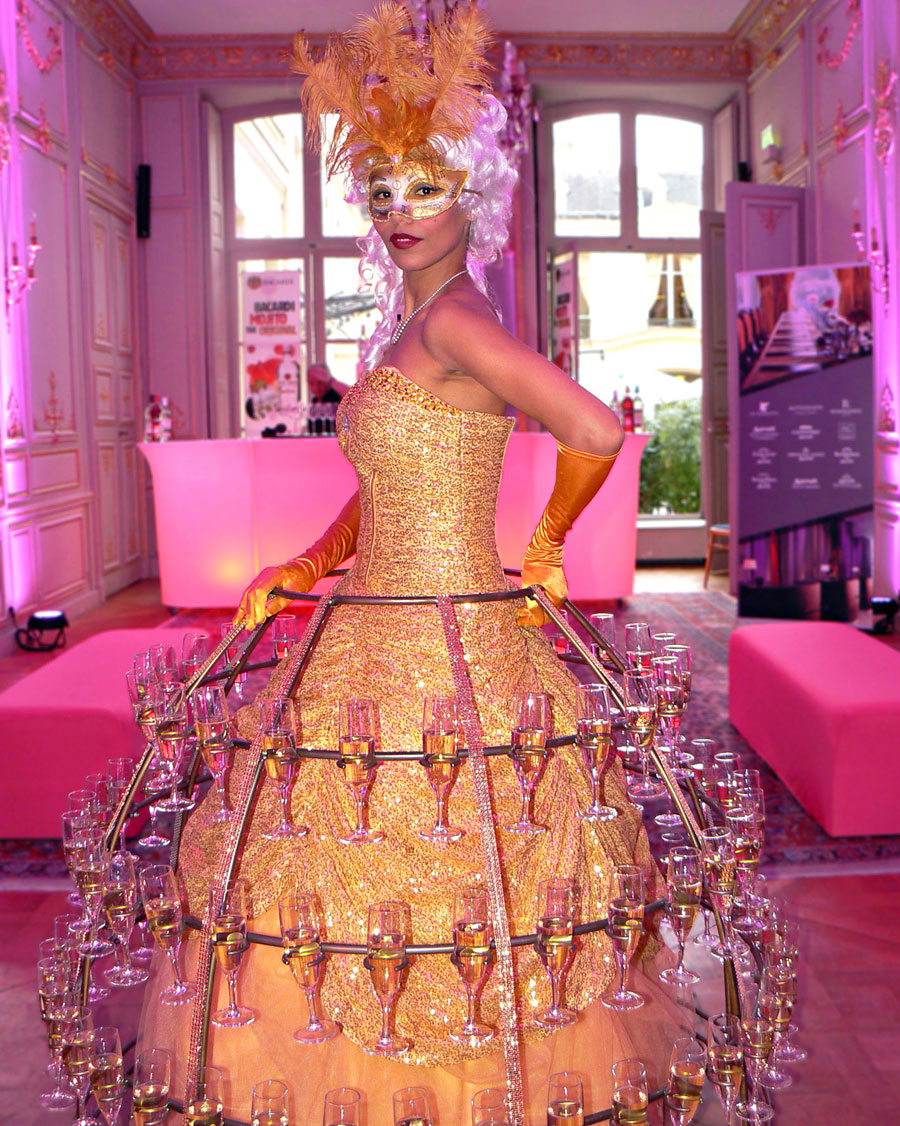 Hôtesses jupe champagne Baroque Accueil