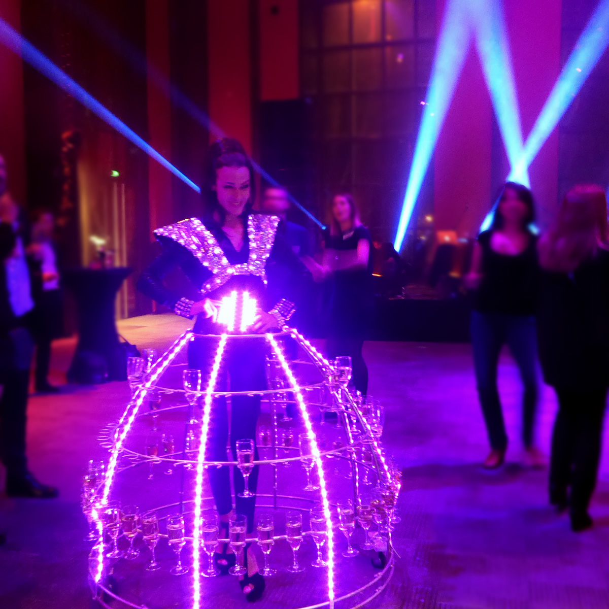 Service de champagne avec robe led lumineuse