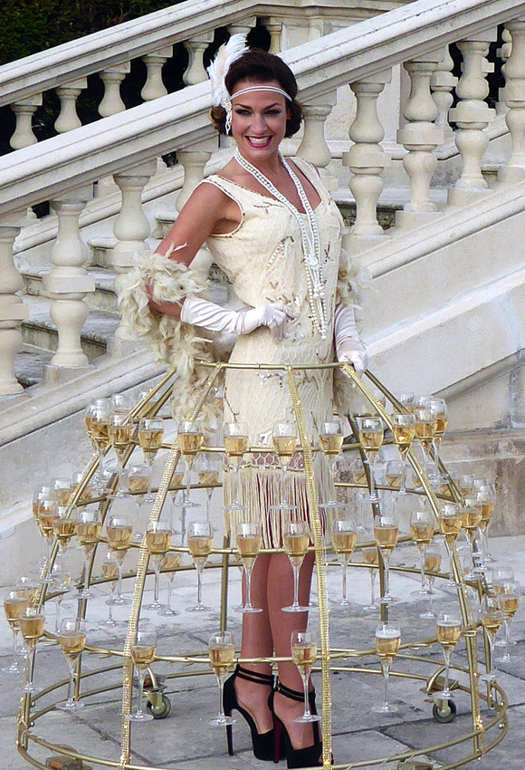 Femme champagne Charleston pour accueil